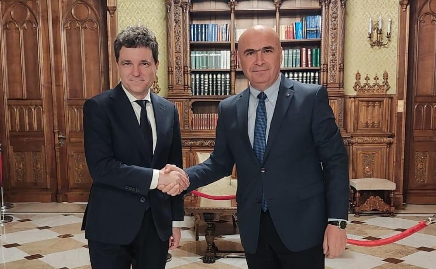 Roumanie : Ilie Bolojan va diriger un gouvernement de «monstrueuse coalition»