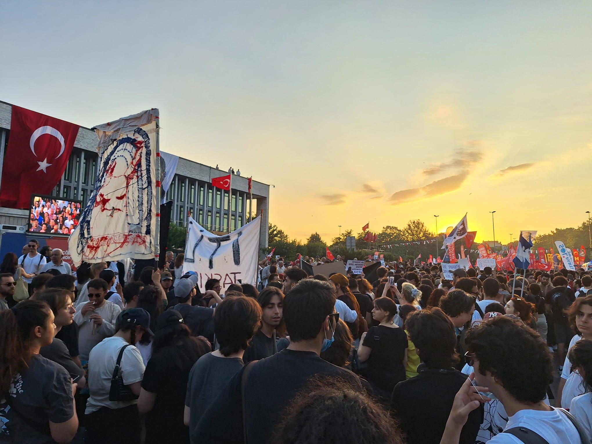 Turquie : cent jours après l’arrestation du maire d’Istanbul, toujours plus de répression