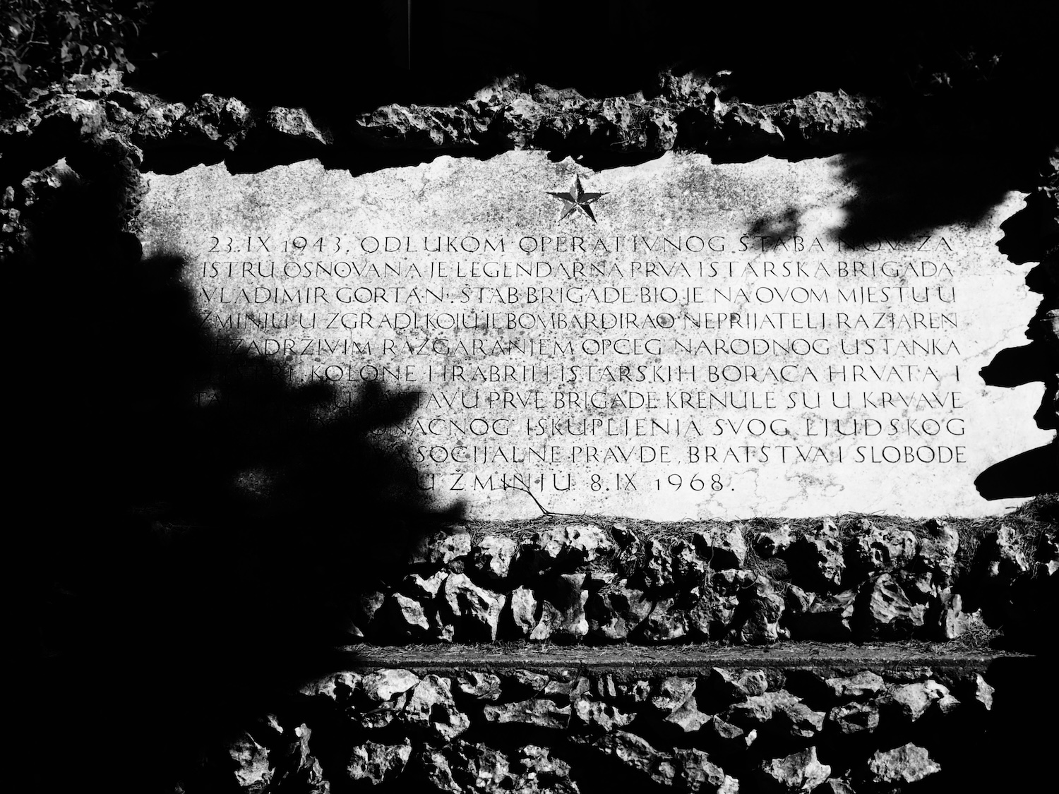 Quand la pierre se souvient : sur les traces de l&rsquo;antifascisme en Istrie