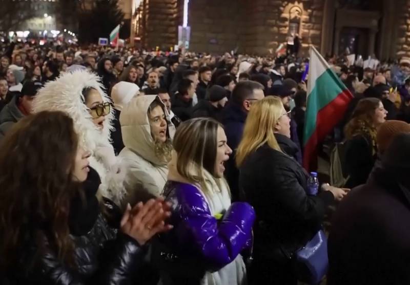 Bulgarie : la manifestation monstre que le pouvoir n’avait pas vu venir