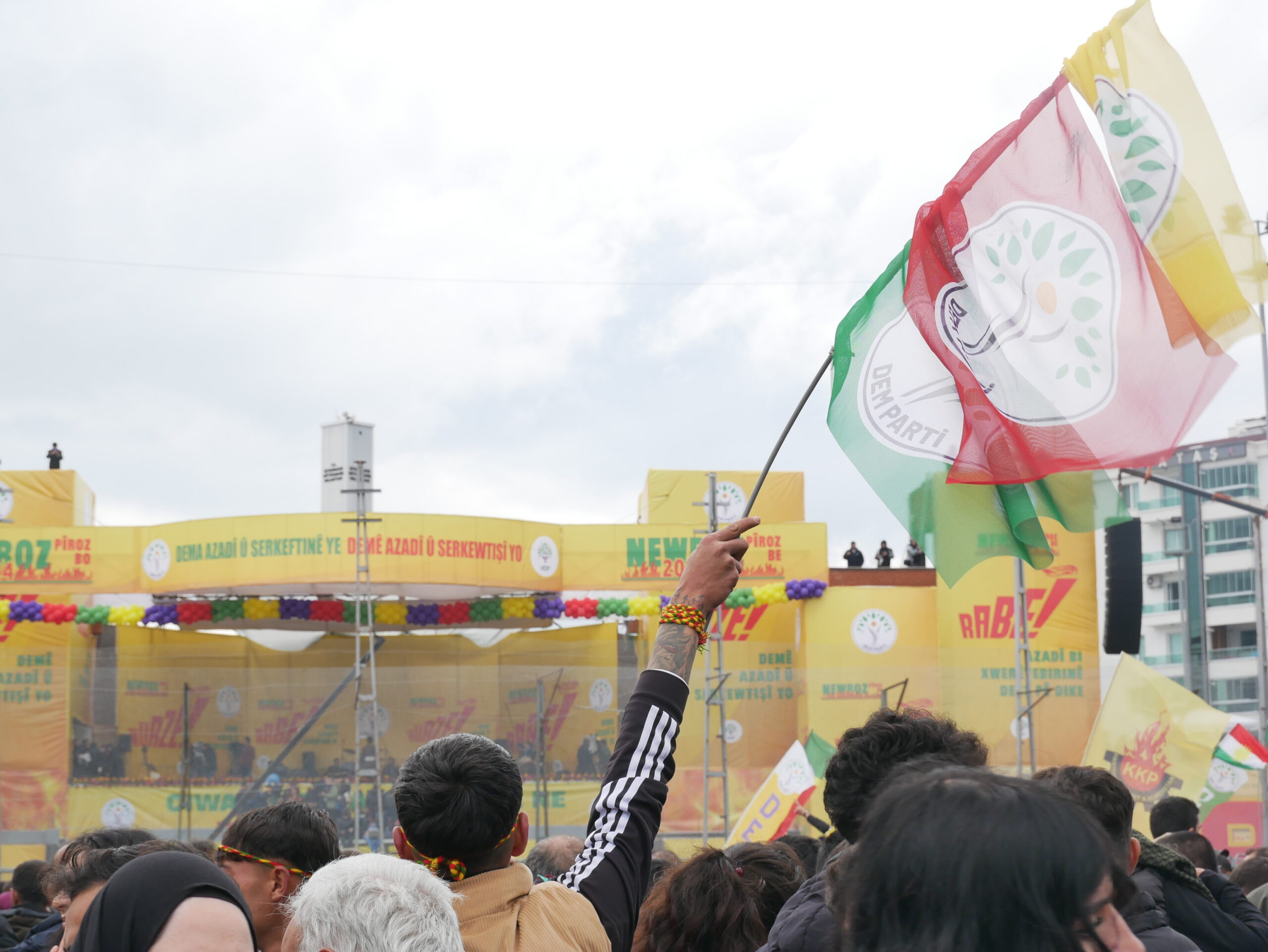 En Turquie, la mobilisation kurde face à la chute du Rojava et à la répression