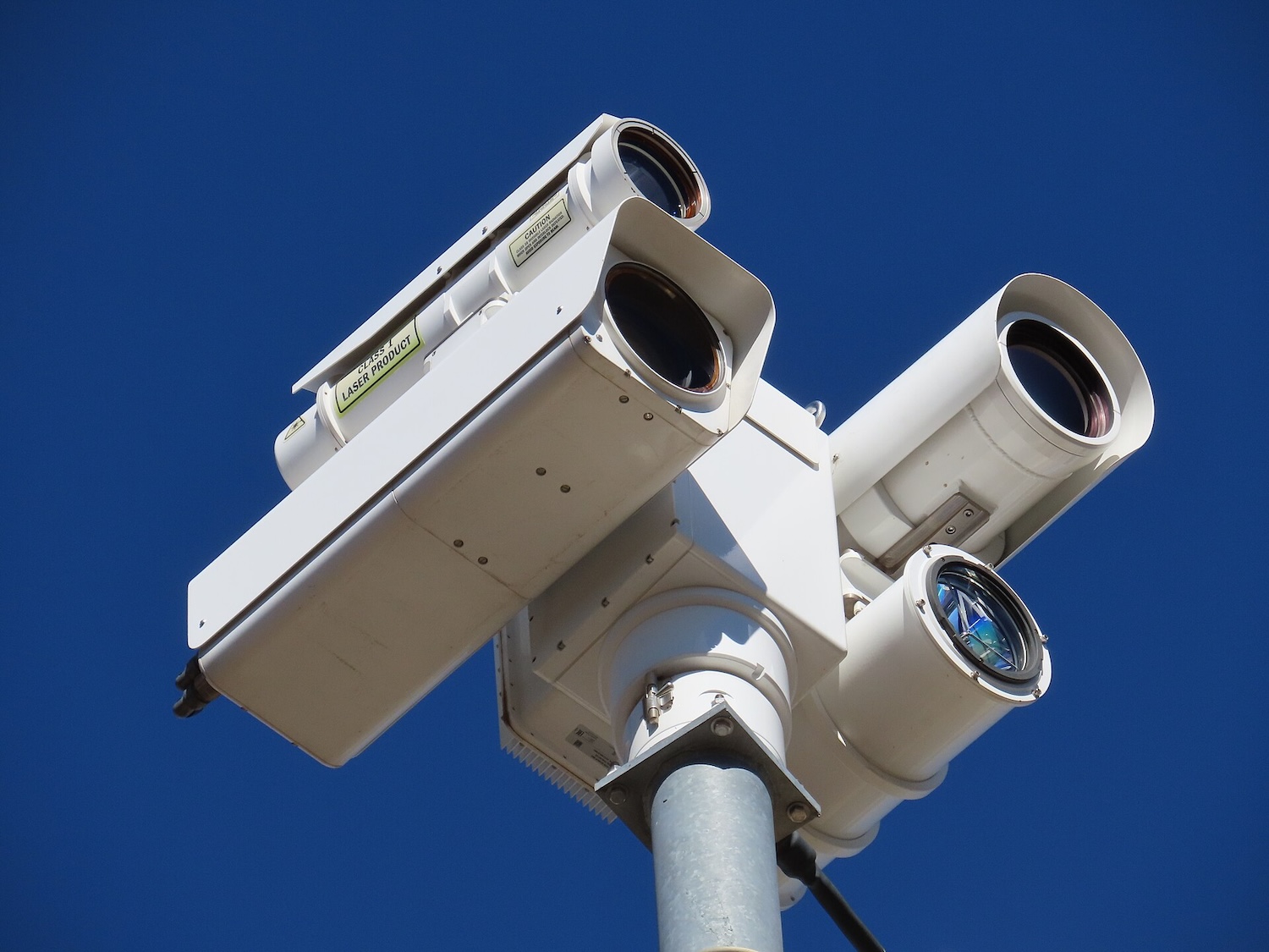 Caméras, drones, reconnaissance faciale : en Serbie, la surveillance sans cadre légal