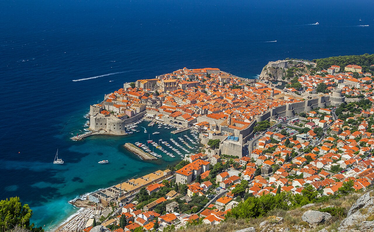 Croatie : pourquoi autant de déchets arrivent chaque hiver à Dubrovnik ?