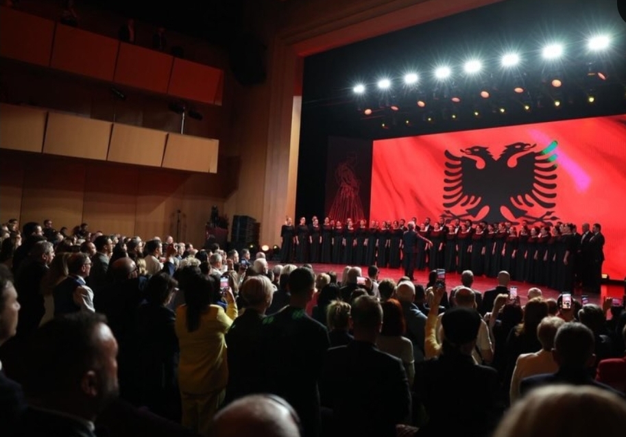 Albanie : un sommet de la diaspora, des discours, des paillettes…et toujours l&rsquo;exode