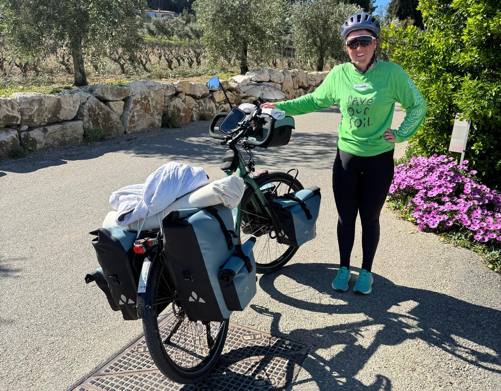 Charlotte Herrera-Quiros, à vélo à travers les Balkans pour sauver les sols et la biodiversité