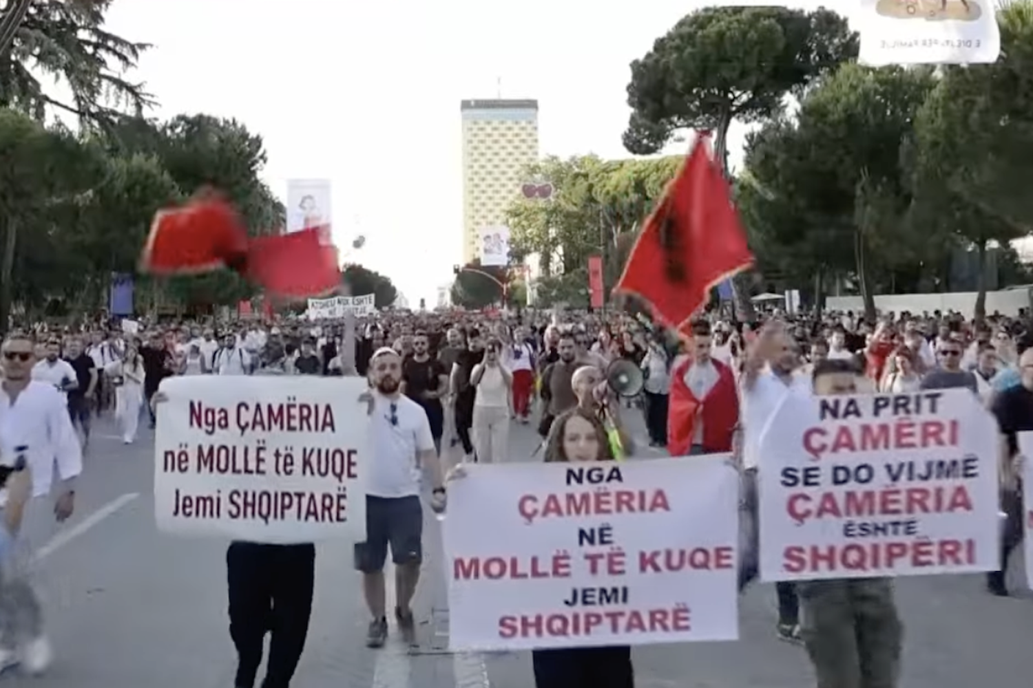 «L’Albanie n’est pas à vendre»: mobilisation générale contre le projet Trump-Kushner