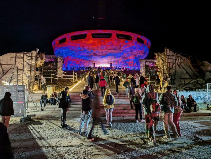 Festivals des Balkans 2026 (9/12) : à Open Buzludzha, faire la fête dans un ovni communiste