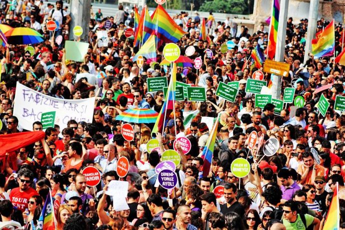 Turquie : vaste opération de répression contre la communauté LGBTQI+