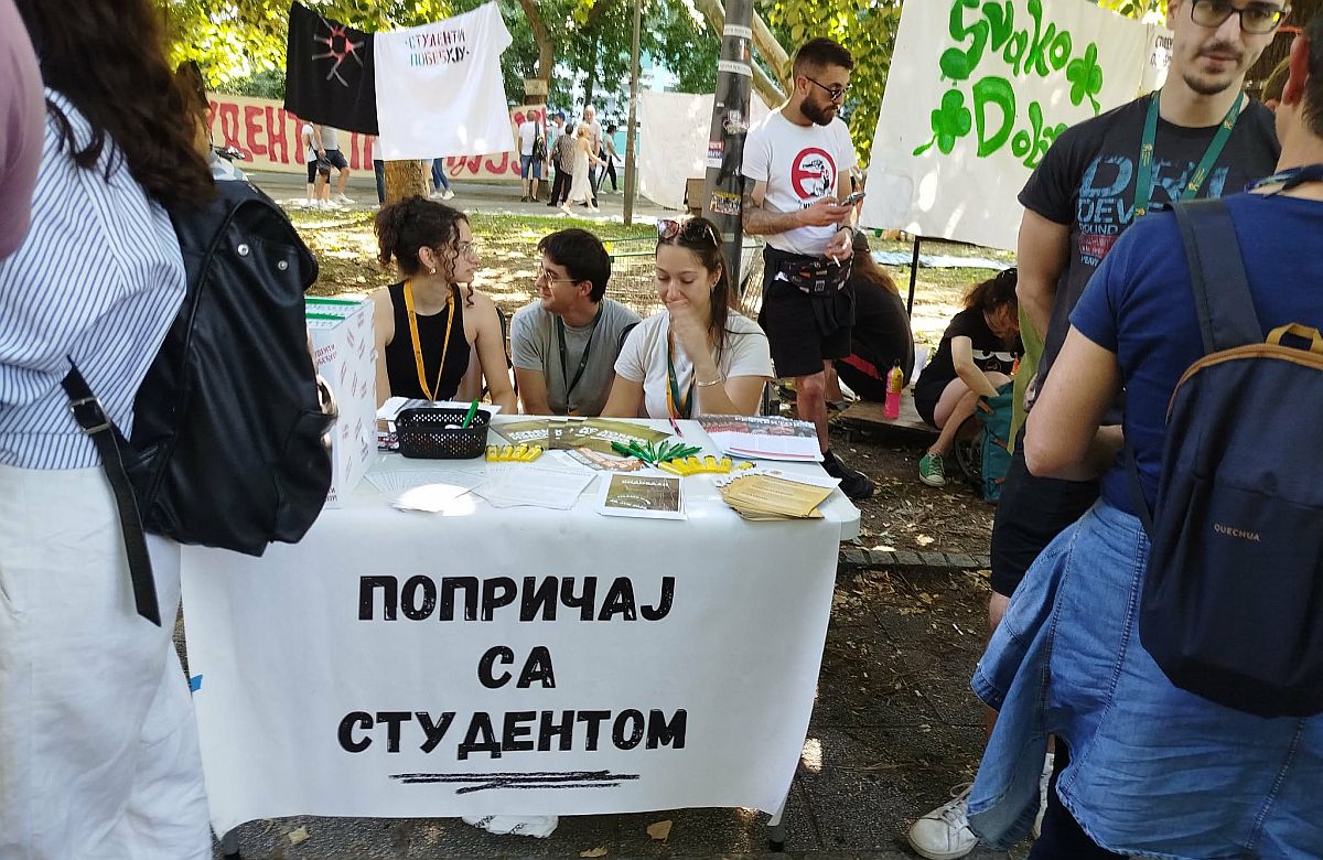 Republika Srpska : la caravane des étudiants serbes doit faire demi-tour