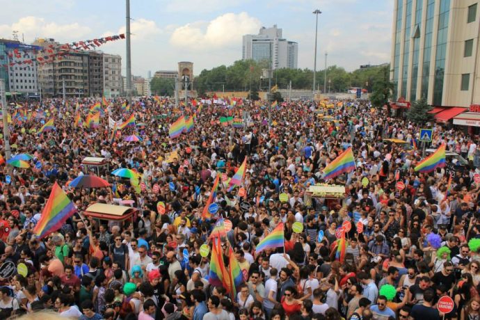 Turquie : les droits LGBTQI+ et la liberté de la presse sous pression