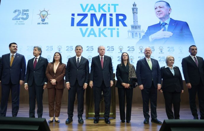 Turquie : le maire d’Izmir, bastion de l’opposition, se rallie à l’AKP d’Erdoğan