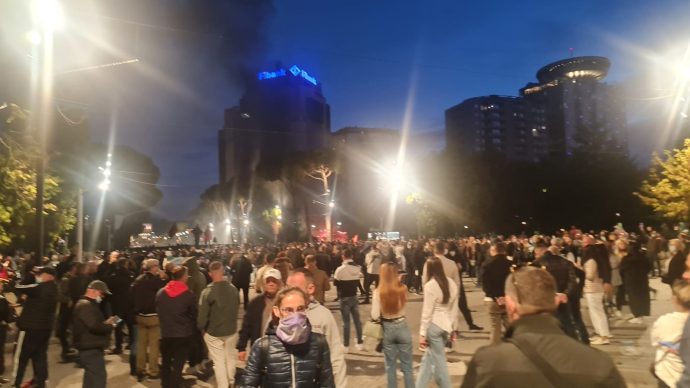 Révoltes de la jeunesse : Paris, Belgrade, Tirana, la même lutte ?
